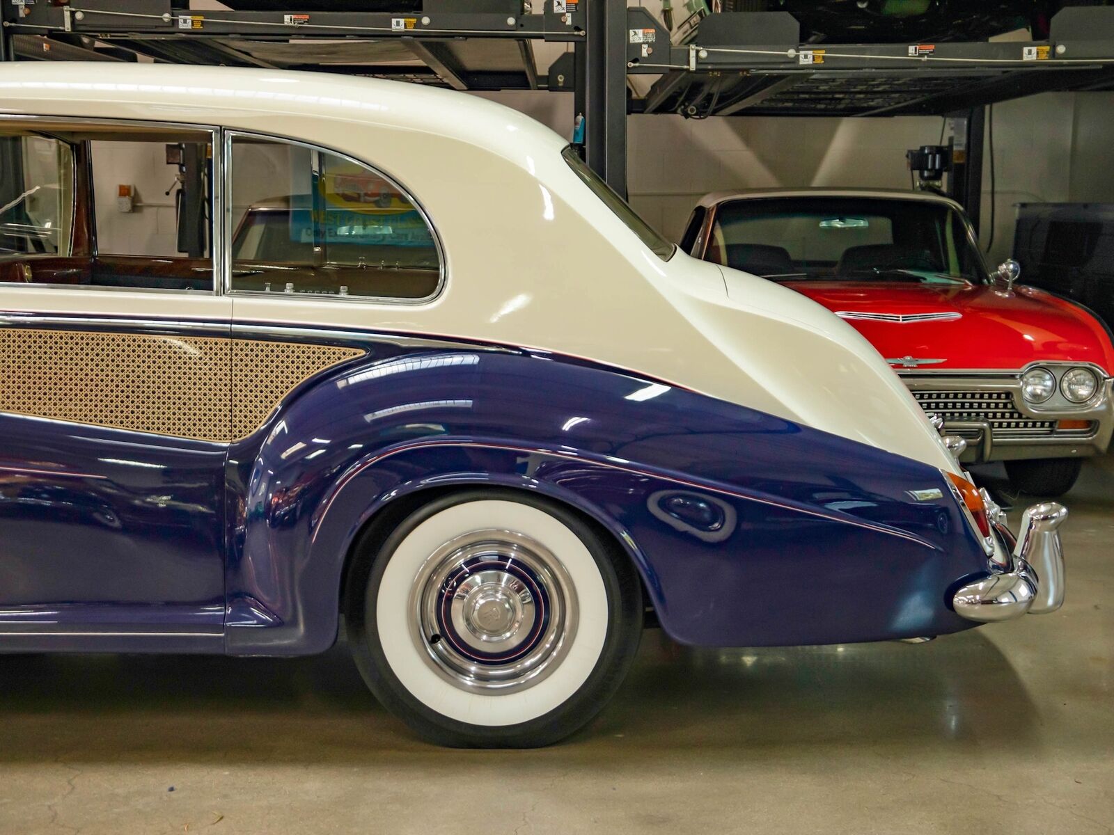 Rolls-Royce-Phantom-1965-7-Passenger-Limousine-7