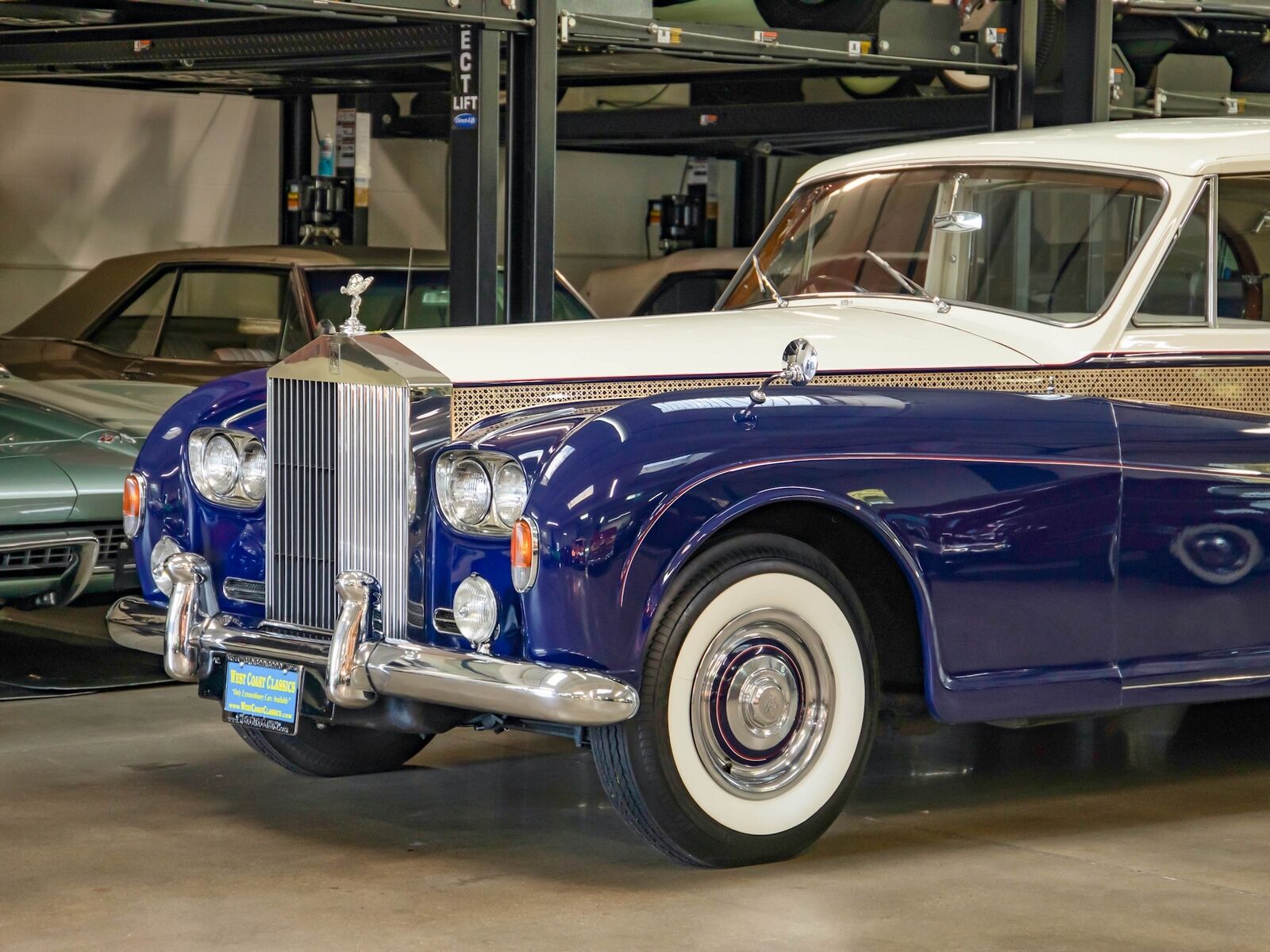 Rolls-Royce-Phantom-1965-7-Passenger-Limousine-8