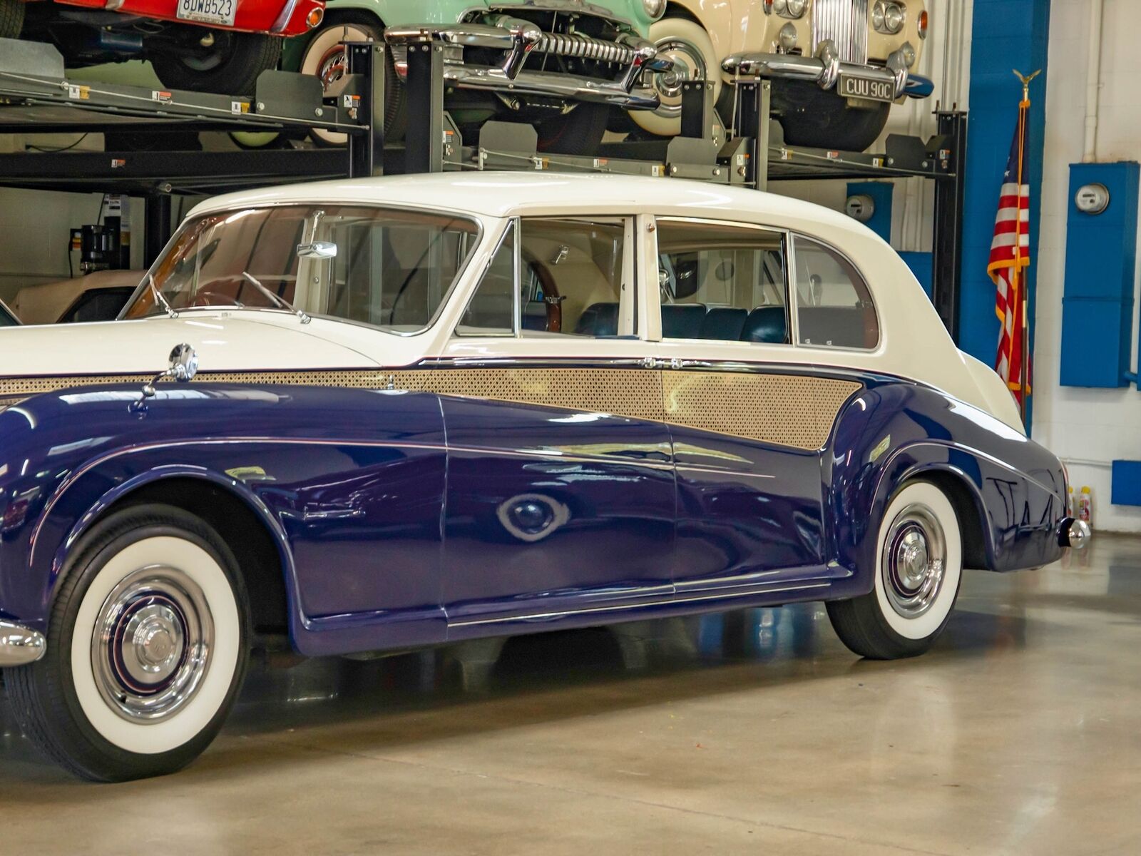 Rolls-Royce-Phantom-1965-7-Passenger-Limousine-9