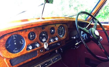 Rolls-Royce-Silver-Cloud-II-1960-Limousine-18
