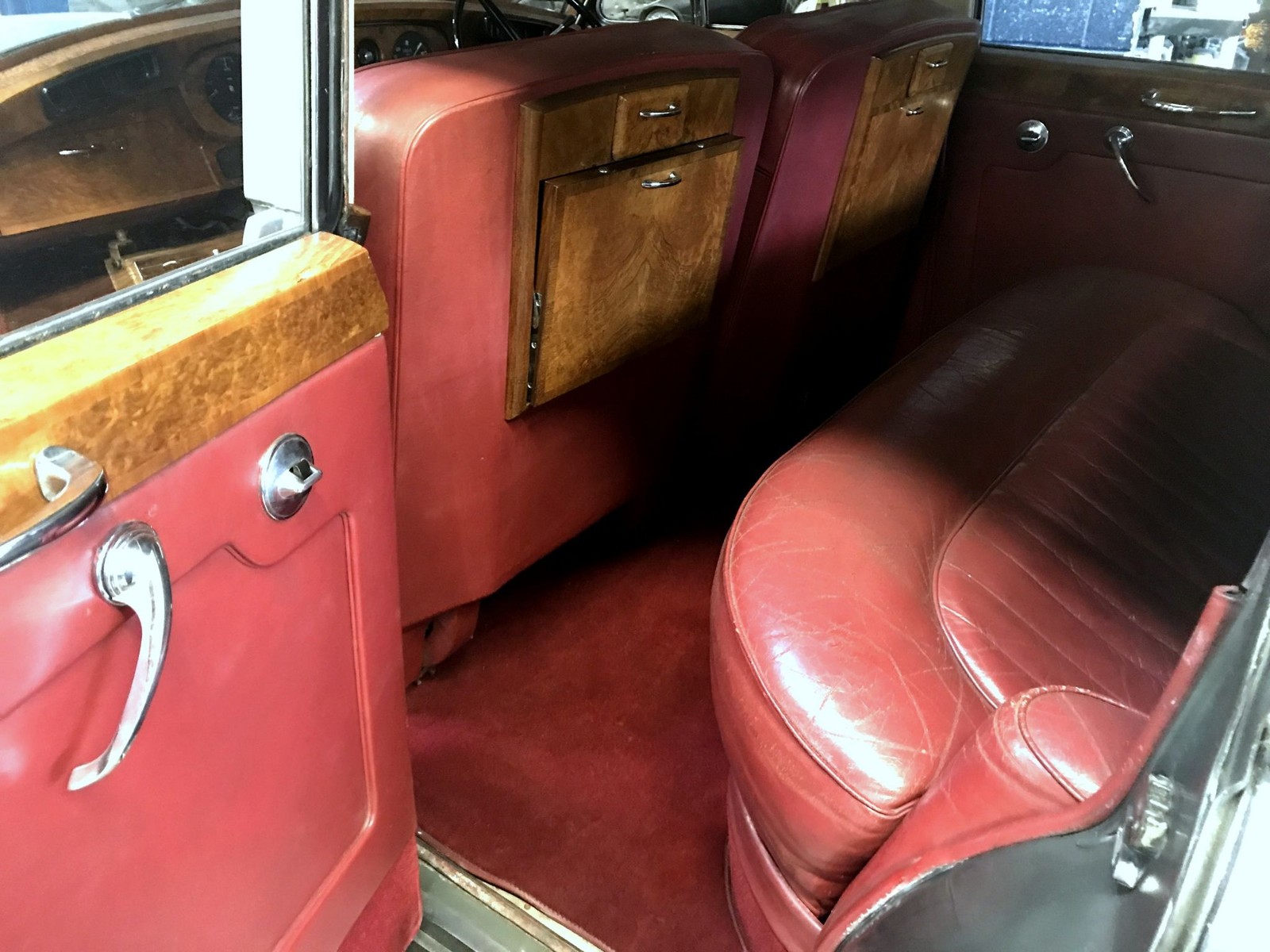 Rolls-Royce-Silver-Cloud-II-1960-Limousine-21