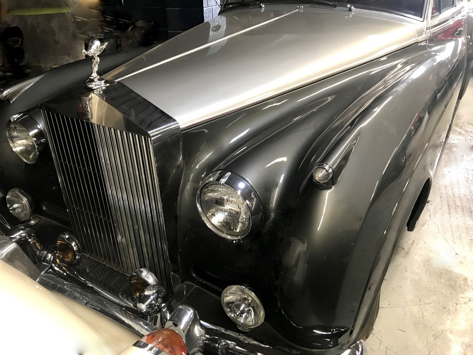 Rolls-Royce-Silver-Cloud-II-1960-Limousine-7