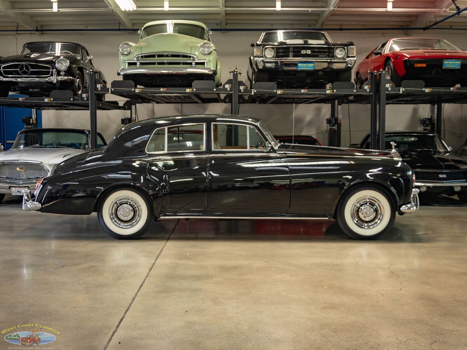 Rolls-Royce-Silver-Cloud-III-1963-4-Door-Sedan-2