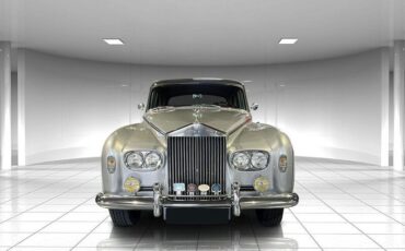 Rolls-Royce-Silver-Cloud-lll-1965-Sedan-1