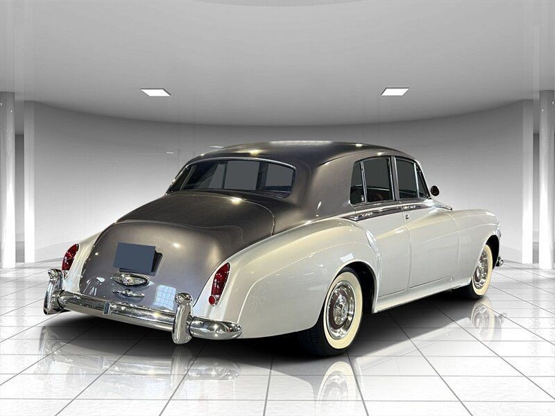 Rolls-Royce-Silver-Cloud-lll-1965-Sedan-4