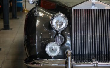 Rolls-Royce-Silver-Dawn-Lightweight-H.J.-Mulliner-1955-4-Door-Sedan-14