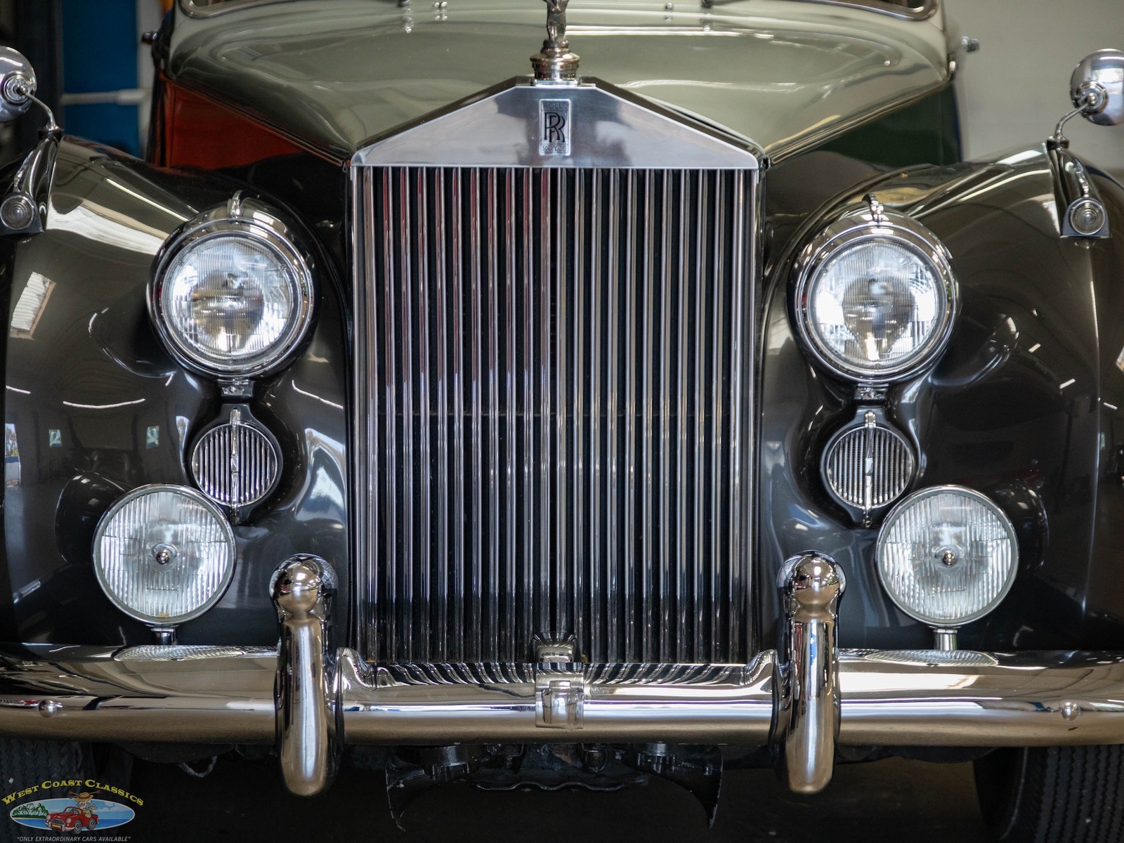 Rolls-Royce-Silver-Dawn-Lightweight-H.J.-Mulliner-1955-4-Door-Sedan-15