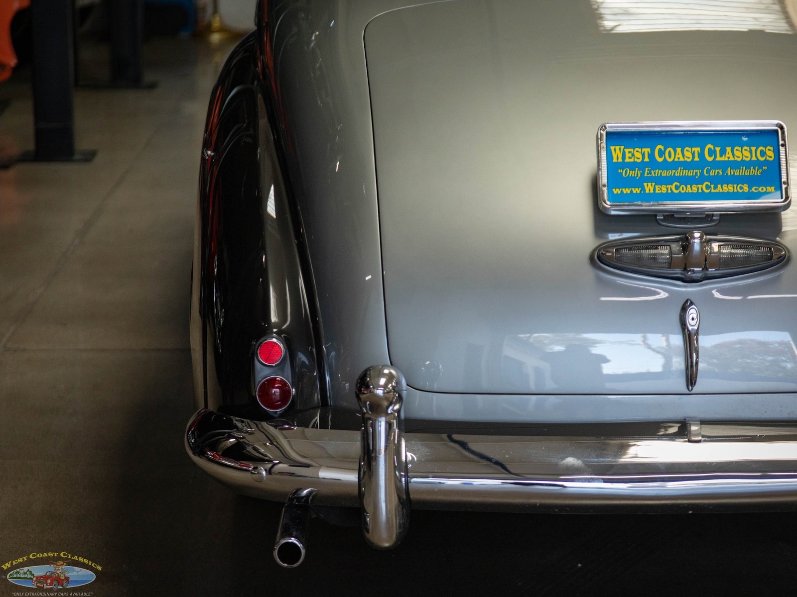 Rolls-Royce-Silver-Dawn-Lightweight-H.J.-Mulliner-1955-4-Door-Sedan-18