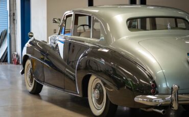 Rolls-Royce-Silver-Dawn-Lightweight-H.J.-Mulliner-1955-4-Door-Sedan-22