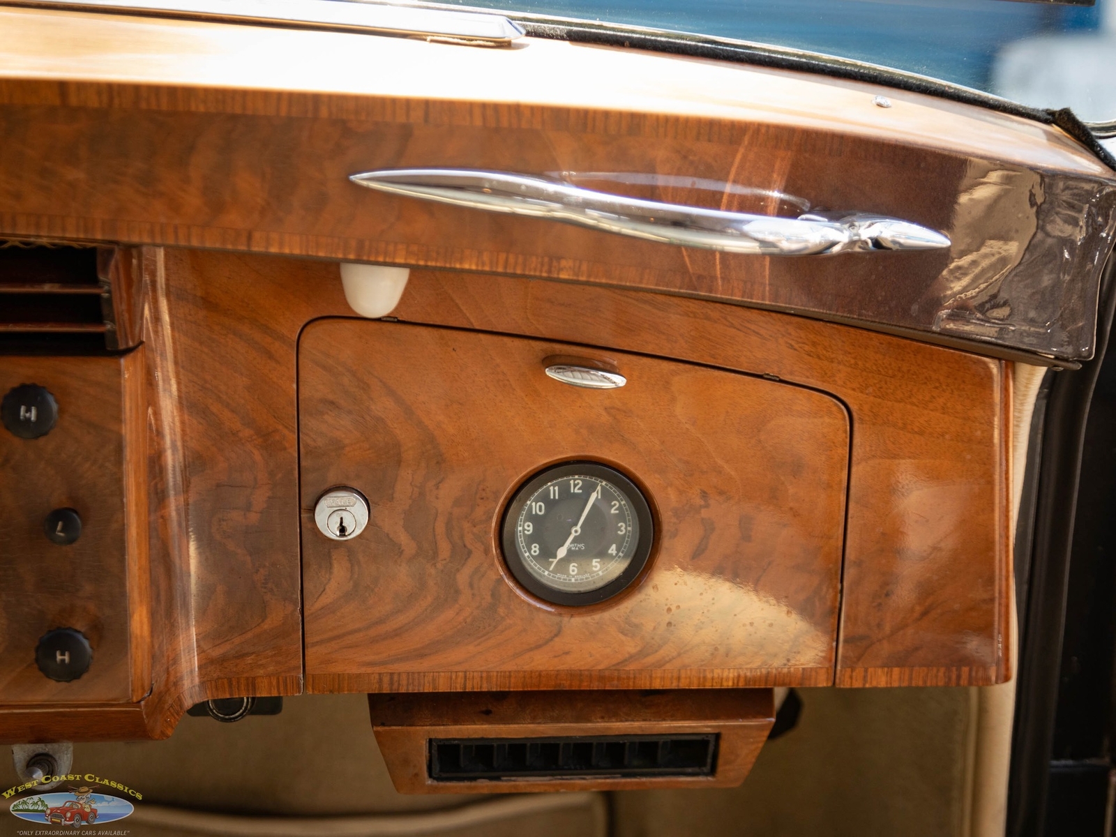 Rolls-Royce-Silver-Dawn-Lightweight-H.J.-Mulliner-1955-4-Door-Sedan-37