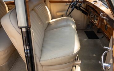 Rolls-Royce-Silver-Dawn-Lightweight-H.J.-Mulliner-1955-4-Door-Sedan-39