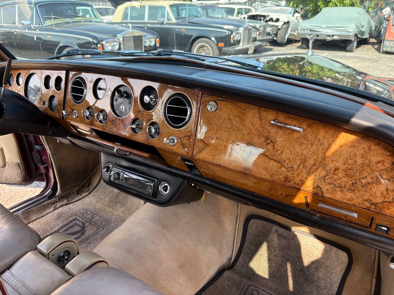 Rolls-Royce-Silver-Shadow-1967-Sedan-1
