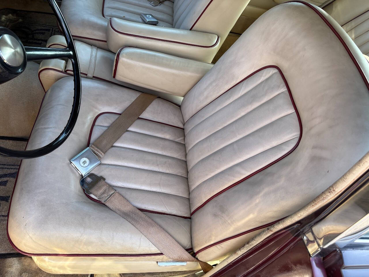 Rolls-Royce-Silver-Shadow-1967-Sedan-10