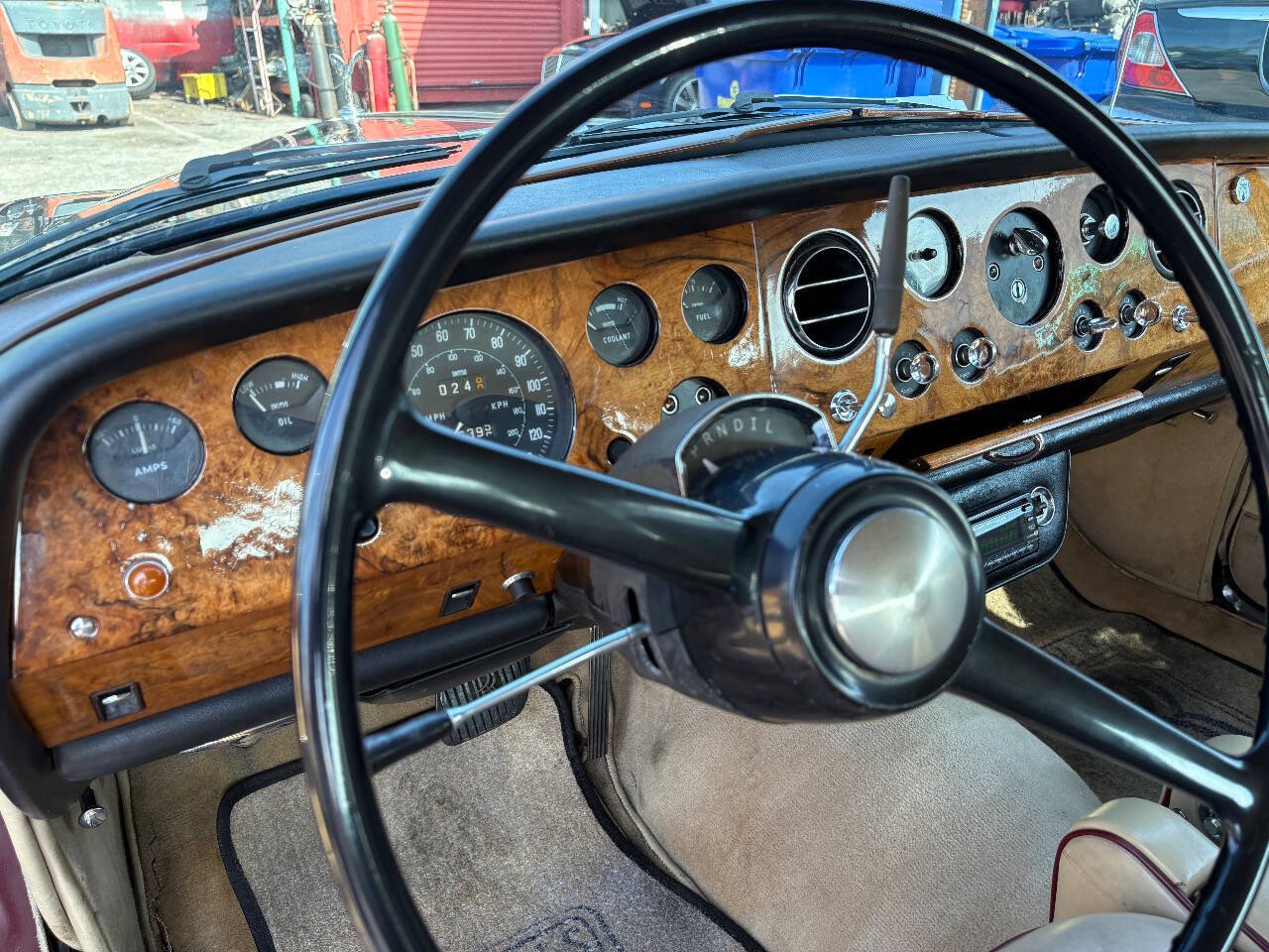 Rolls-Royce-Silver-Shadow-1967-Sedan-11