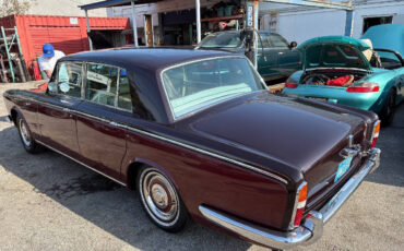 Rolls-Royce-Silver-Shadow-1967-Sedan-24