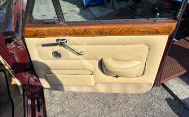 Rolls-Royce-Silver-Shadow-1967-Sedan-6