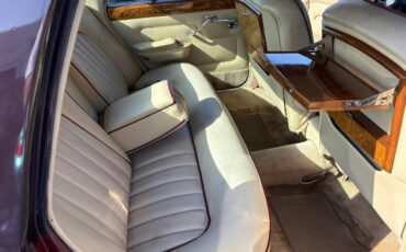 Rolls-Royce-Silver-Shadow-1967-Sedan-7