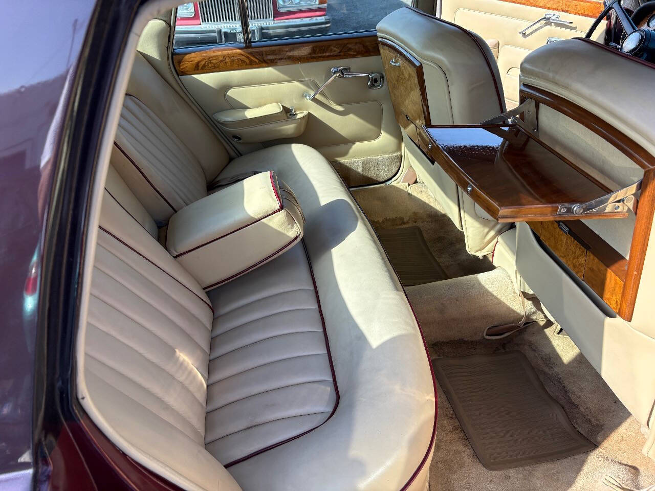 Rolls-Royce-Silver-Shadow-1967-Sedan-7