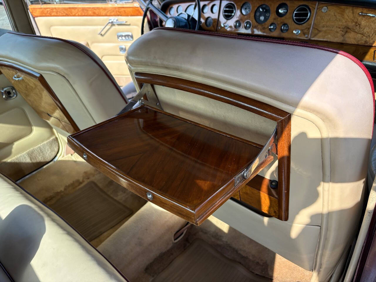 Rolls-Royce-Silver-Shadow-1967-Sedan-8