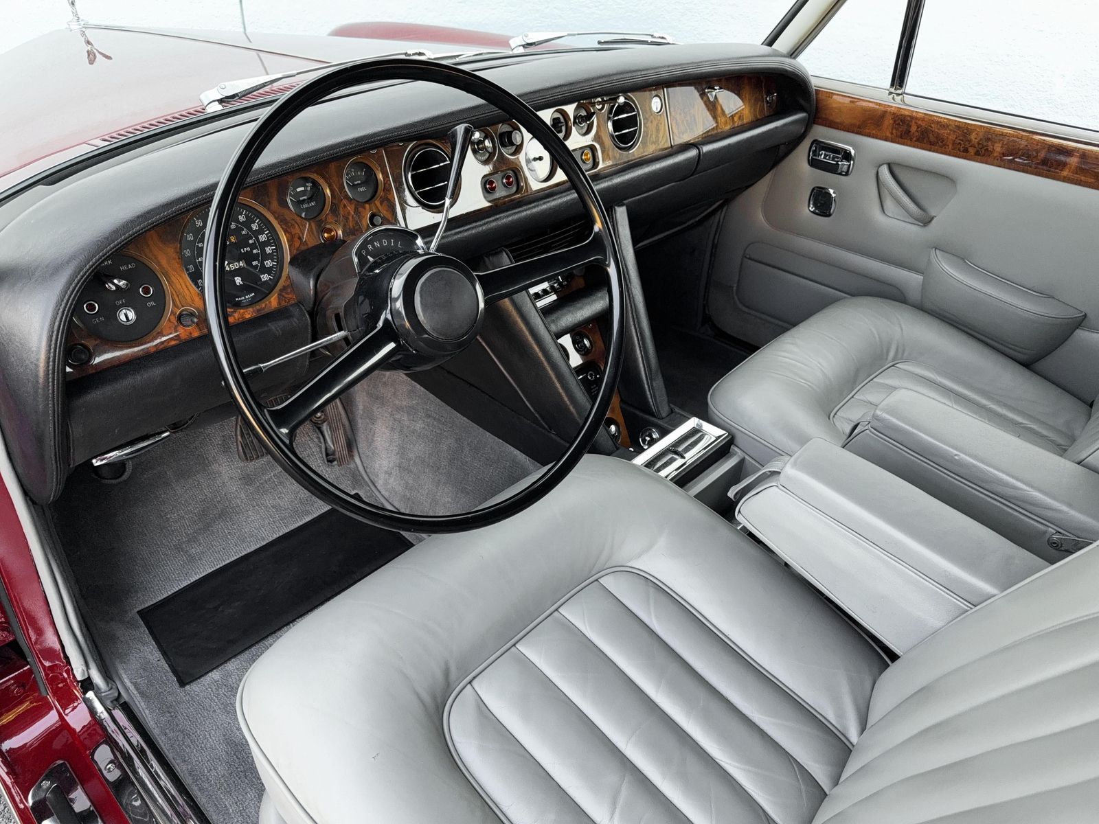 Rolls-Royce-Silver-Shadow-1969-16