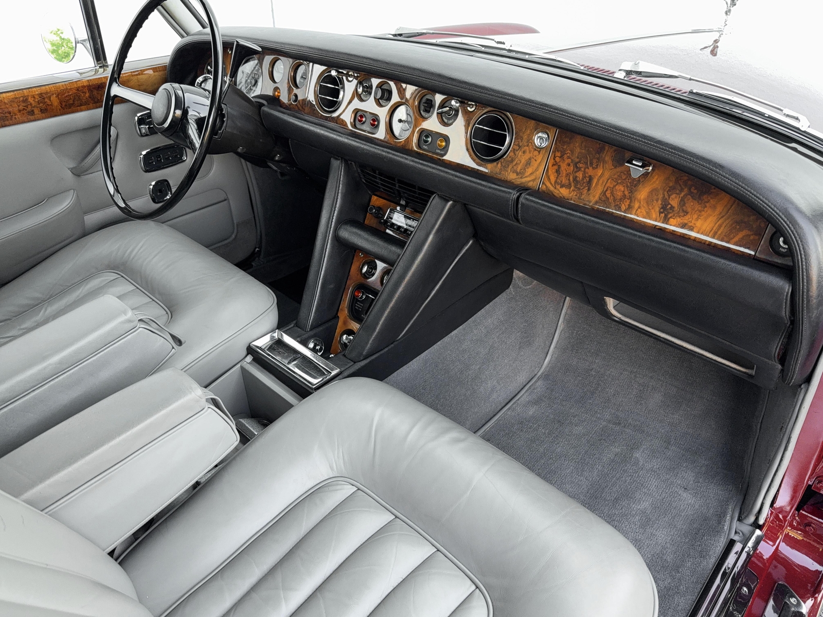 Rolls-Royce-Silver-Shadow-1969-25
