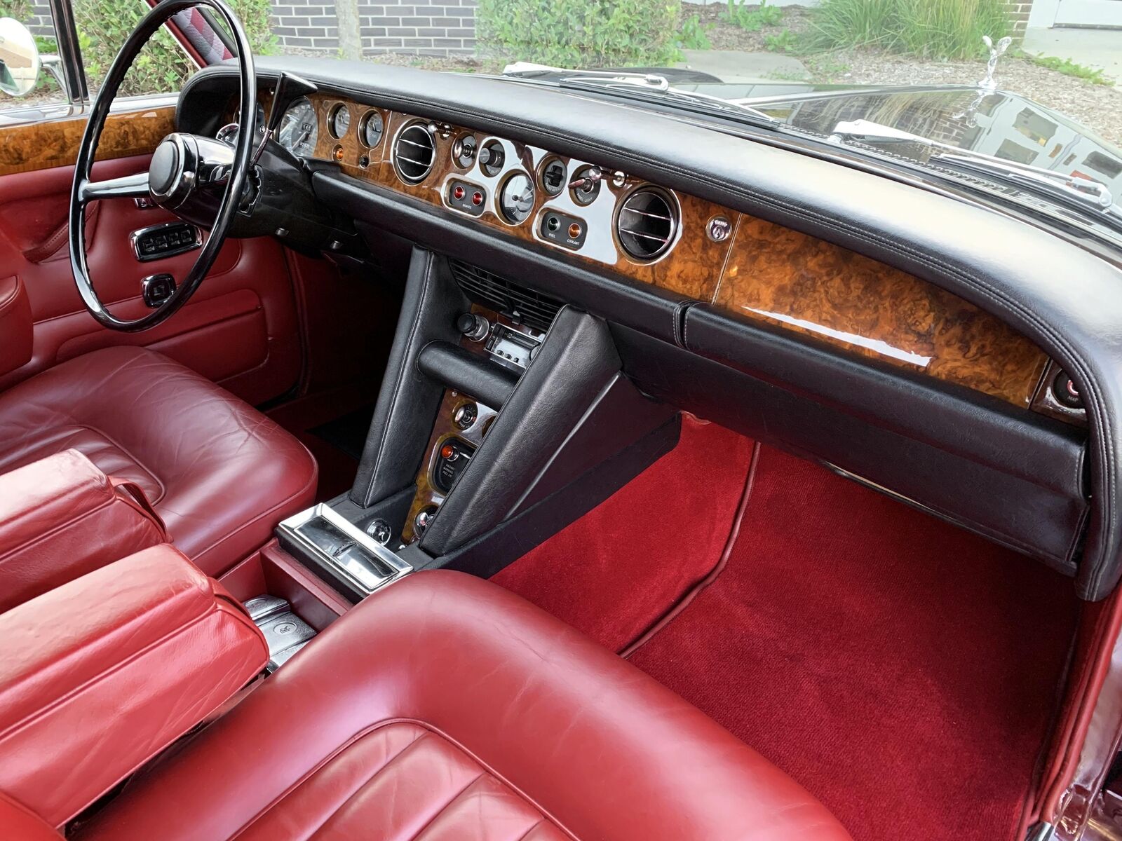 Rolls-Royce-Silver-Shadow-1969-Sedan-31