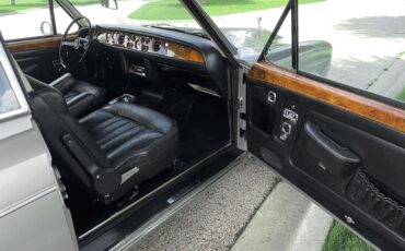 Rolls-Royce-Silver-Shadow-1970-2-door-coupe-18