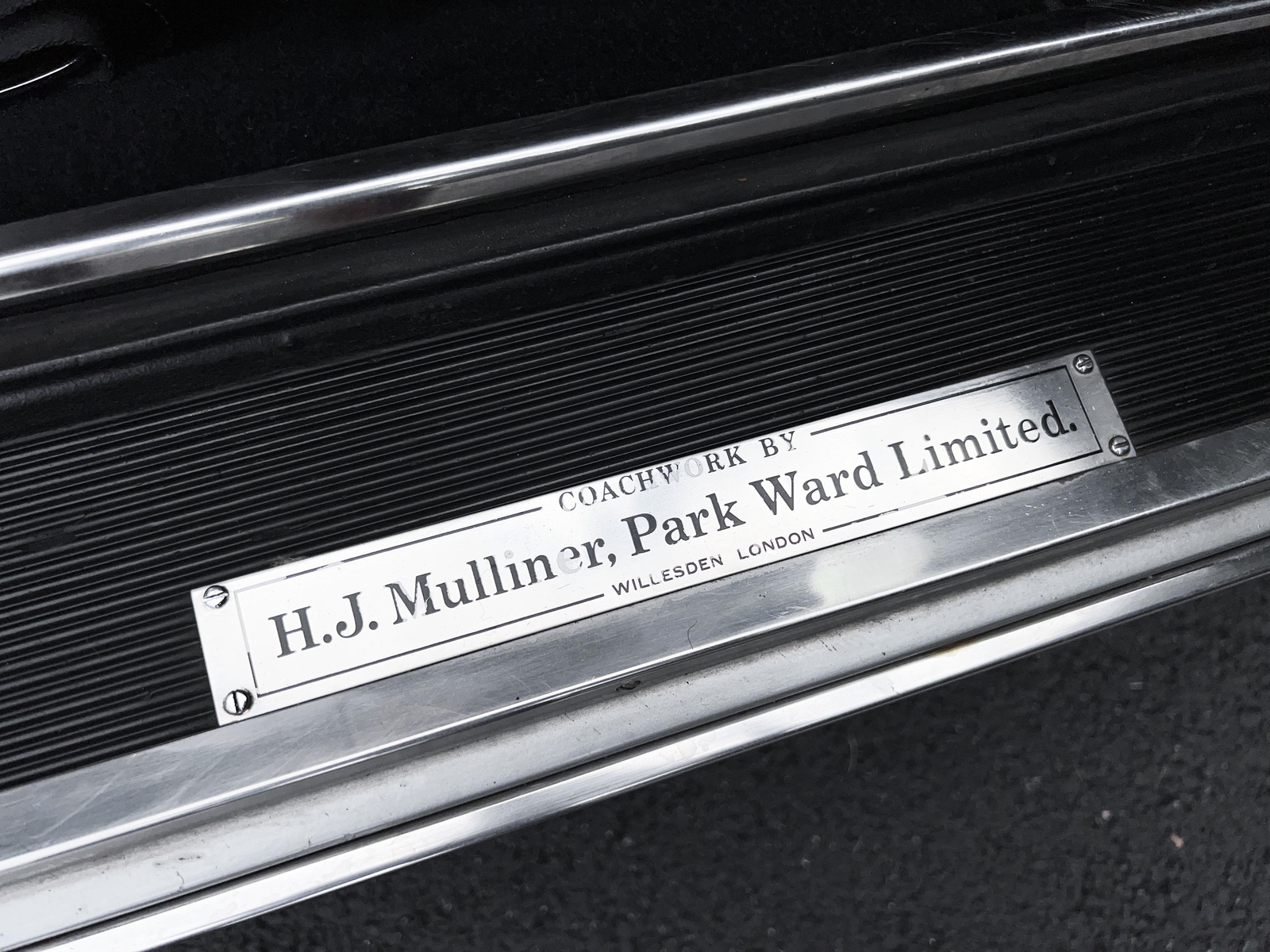 Rolls-Royce-Silver-Shadow-1970-2-door-coupe-33