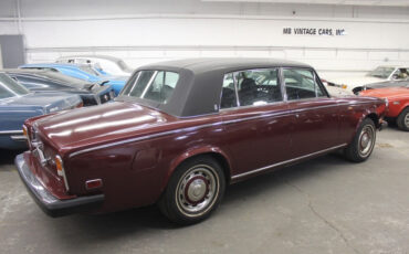 Rolls-Royce-Silver-Shadow-1974-Sedan-11