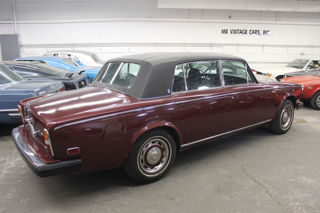 Rolls-Royce-Silver-Shadow-1974-Sedan-11