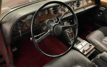 Rolls-Royce-Silver-Shadow-1974-Sedan-14