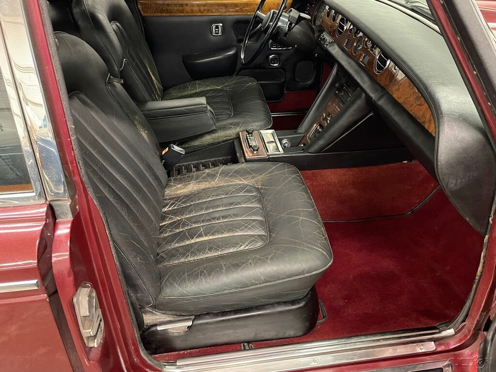 Rolls-Royce-Silver-Shadow-1974-Sedan-17
