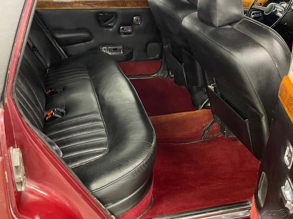 Rolls-Royce-Silver-Shadow-1974-Sedan-18