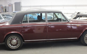 Rolls-Royce-Silver-Shadow-1974-Sedan-9