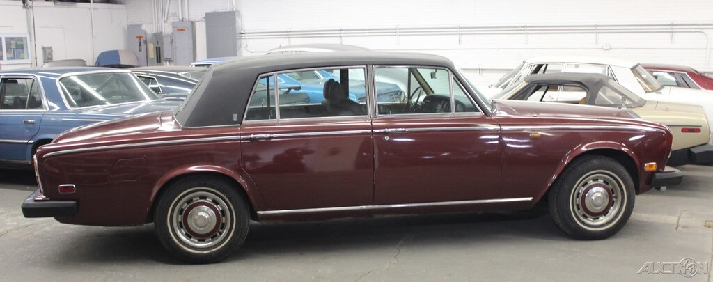 Rolls-Royce-Silver-Shadow-1974-Sedan-9