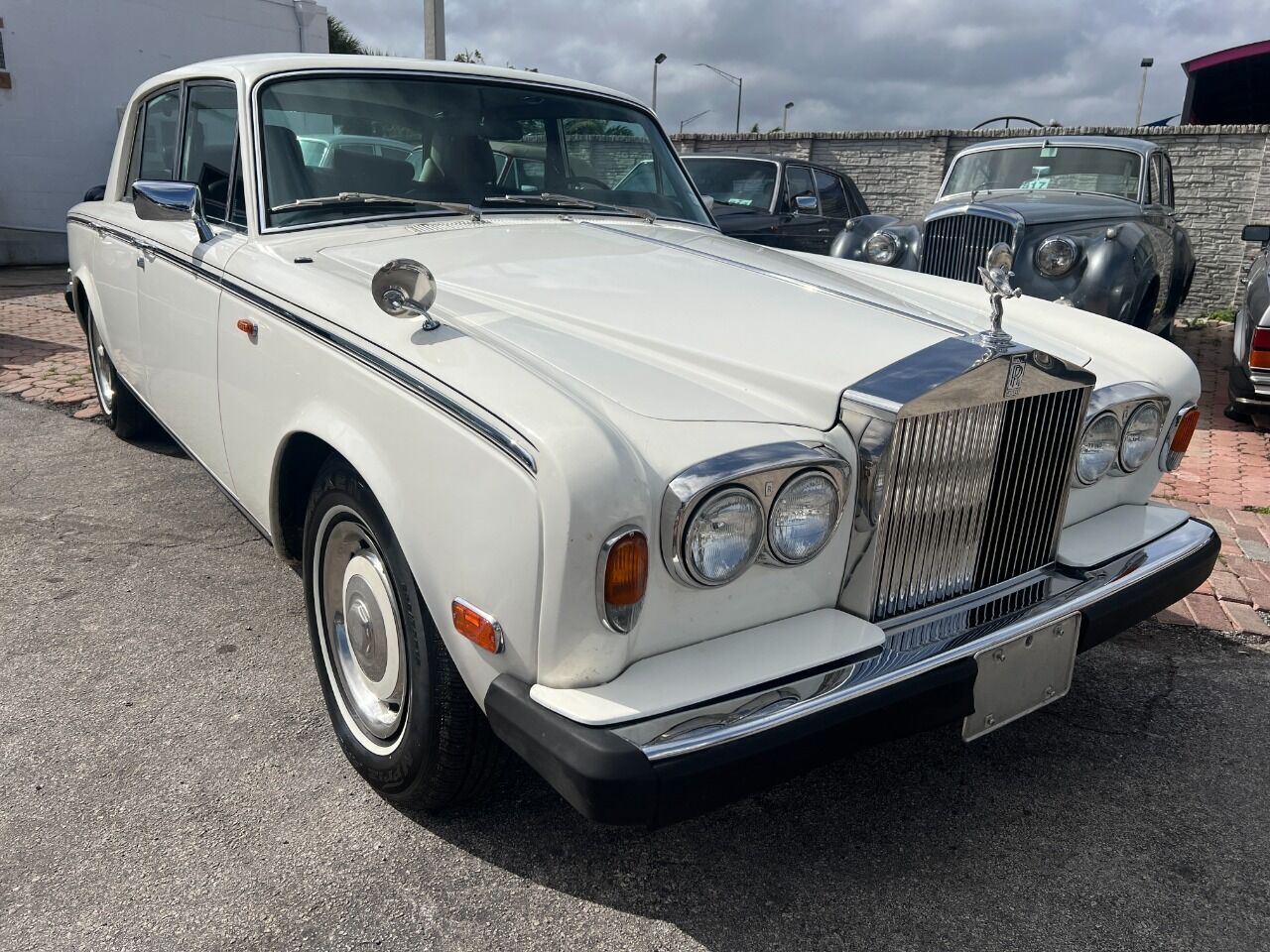 Rolls-Royce-Silver-Shadow-1978-Sedan-1