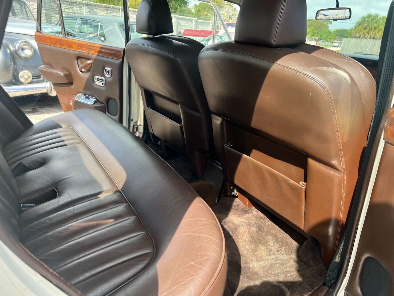 Rolls-Royce-Silver-Shadow-1978-Sedan-12