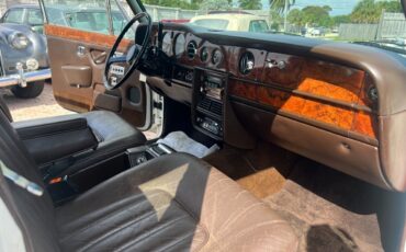 Rolls-Royce-Silver-Shadow-1978-Sedan-14