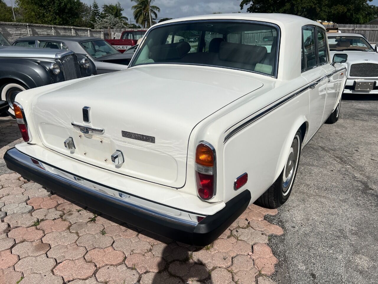 Rolls-Royce-Silver-Shadow-1978-Sedan-2