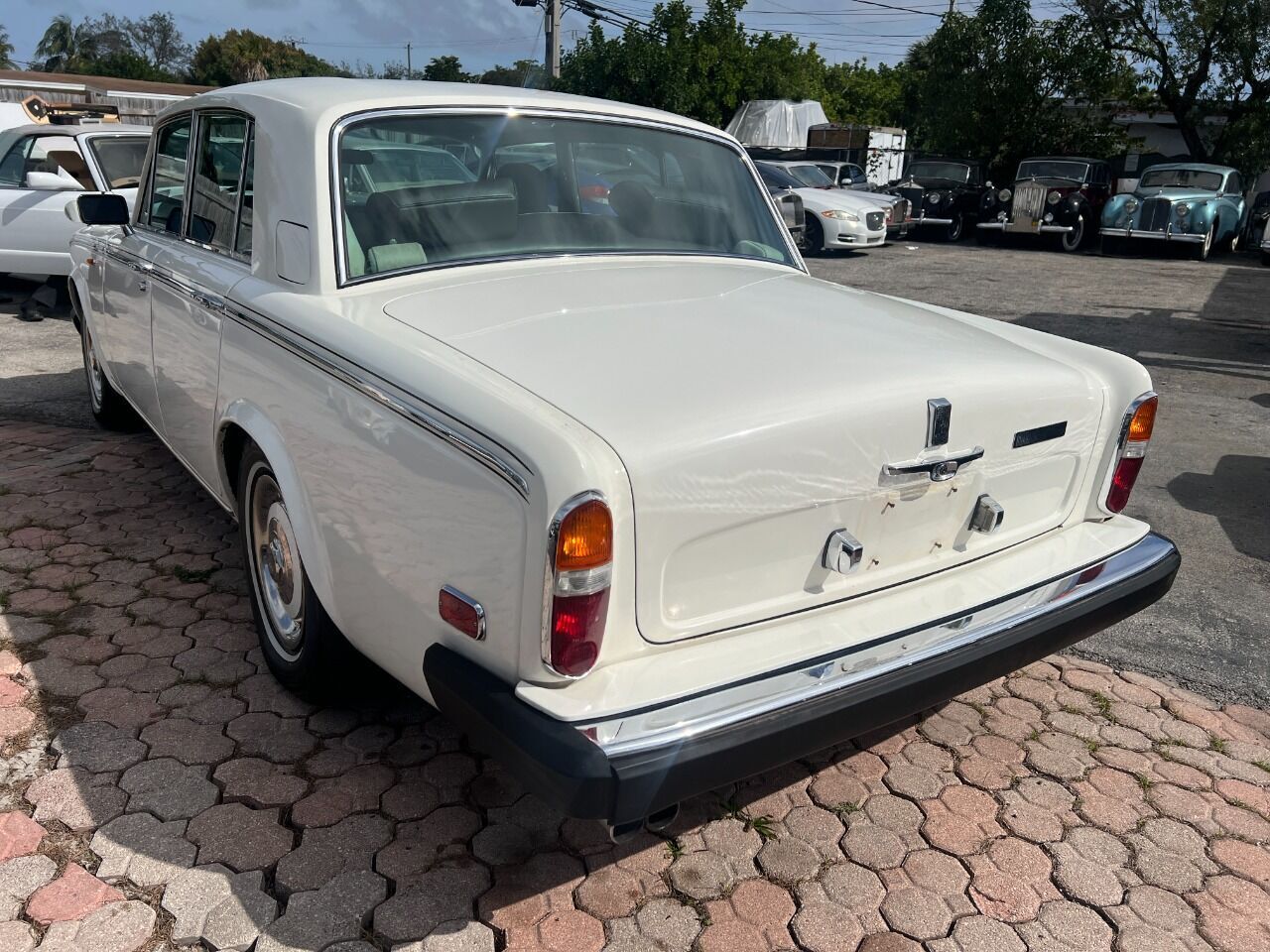 Rolls-Royce-Silver-Shadow-1978-Sedan-3