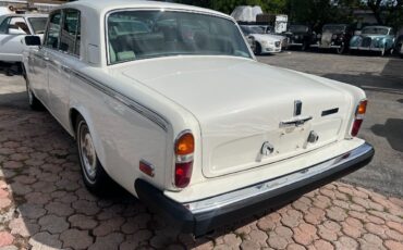 Rolls-Royce-Silver-Shadow-1978-Sedan-3