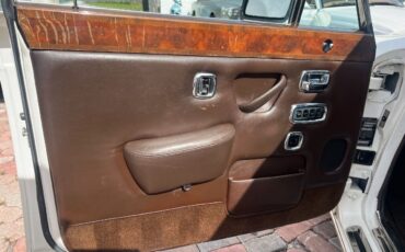 Rolls-Royce-Silver-Shadow-1978-Sedan-5