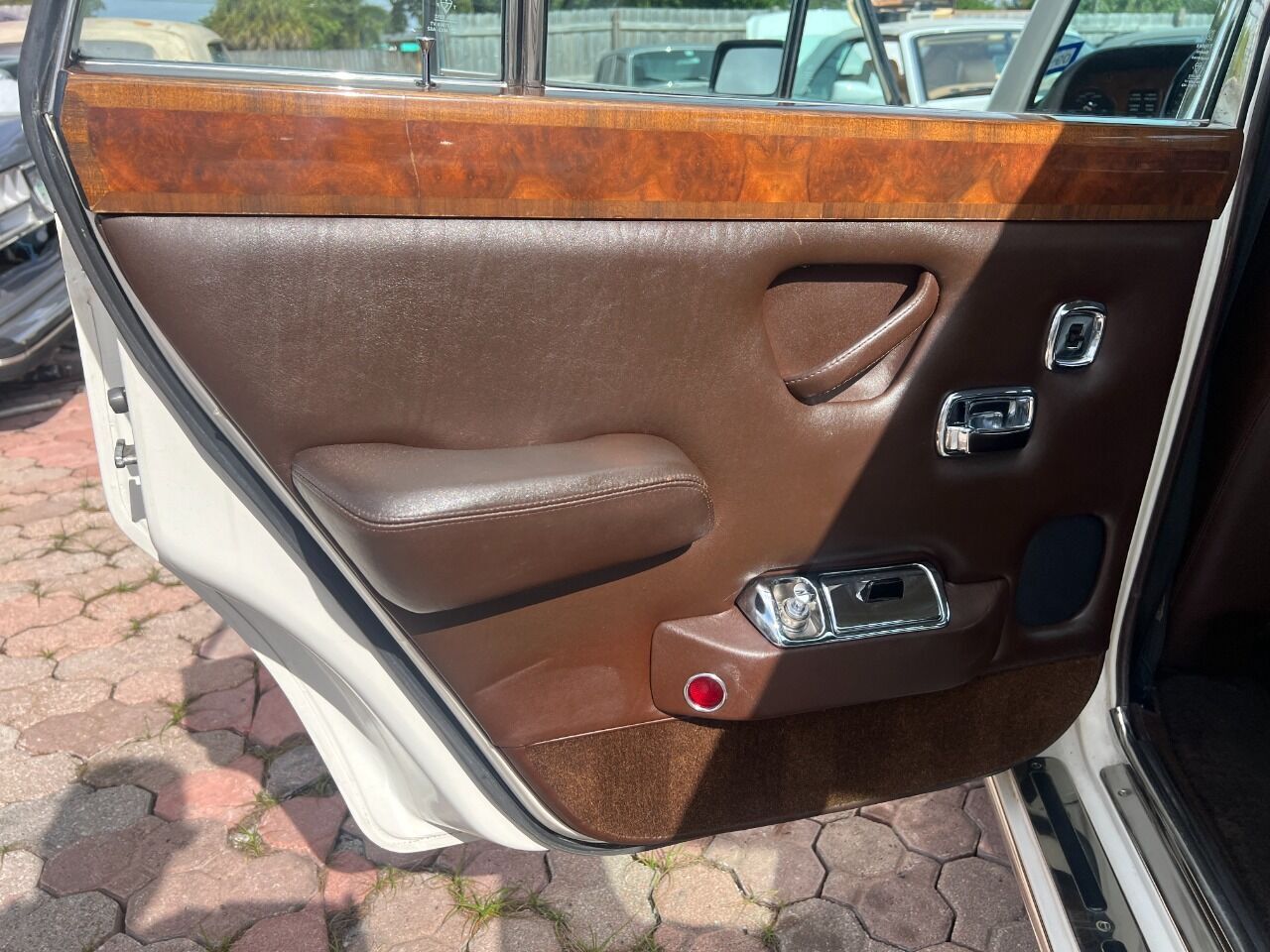 Rolls-Royce-Silver-Shadow-1978-Sedan-6