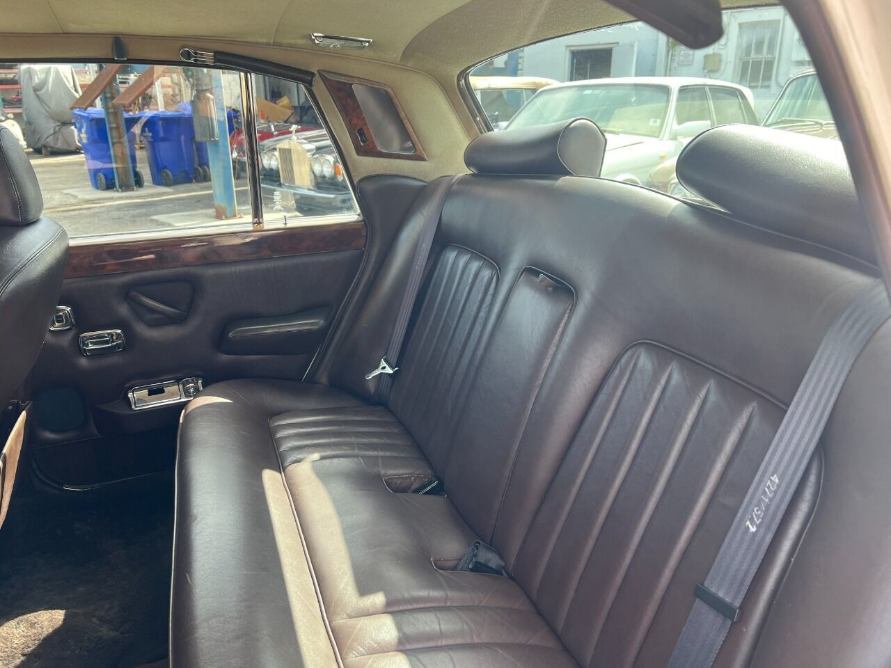 Rolls-Royce-Silver-Shadow-1978-Sedan-8