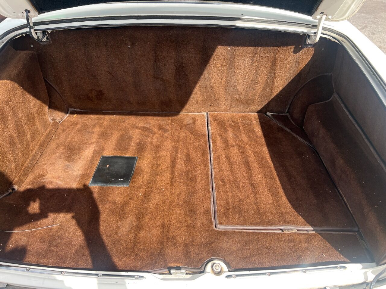 Rolls-Royce-Silver-Shadow-1978-Sedan-9