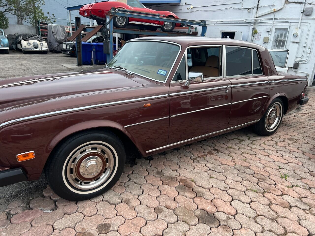 Rolls-Royce-Silver-Shadow-1980-Sedan-1