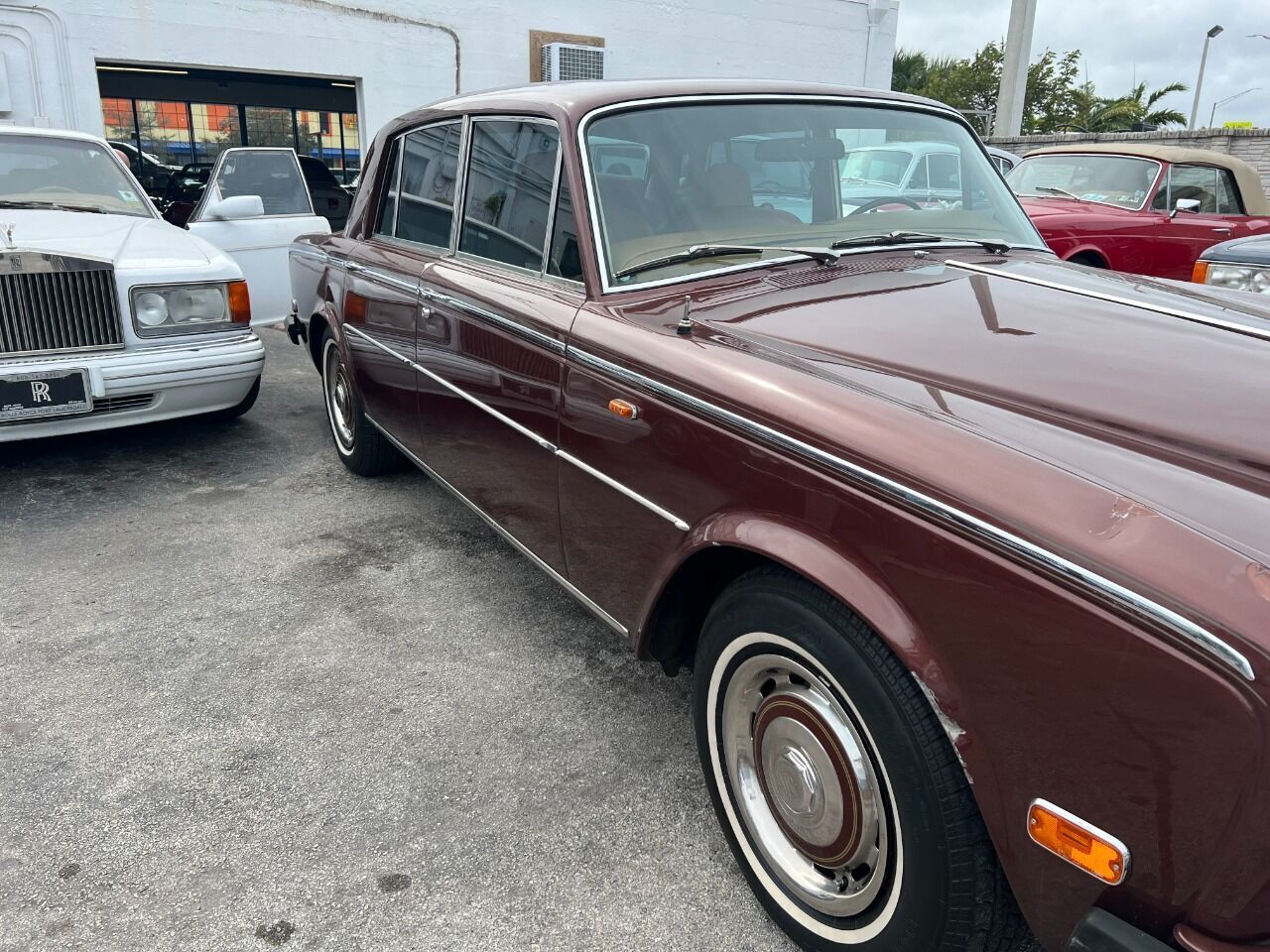 Rolls-Royce-Silver-Shadow-1980-Sedan-13
