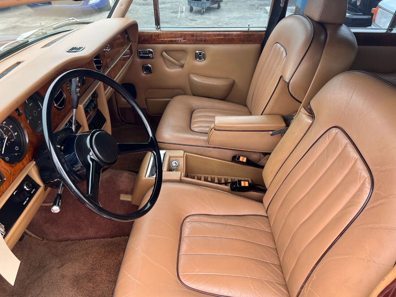 Rolls-Royce-Silver-Shadow-1980-Sedan-14