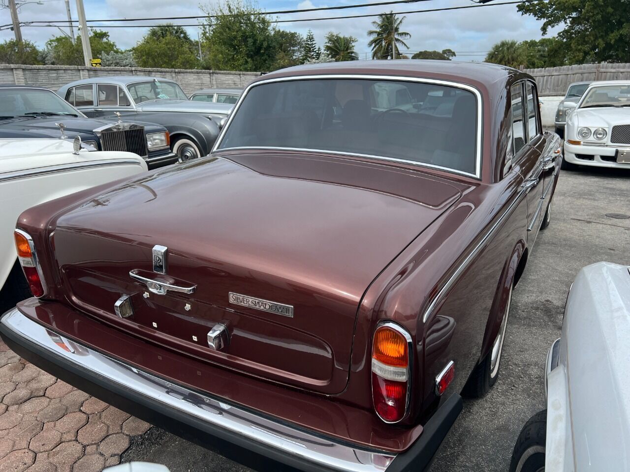 Rolls-Royce-Silver-Shadow-1980-Sedan-16