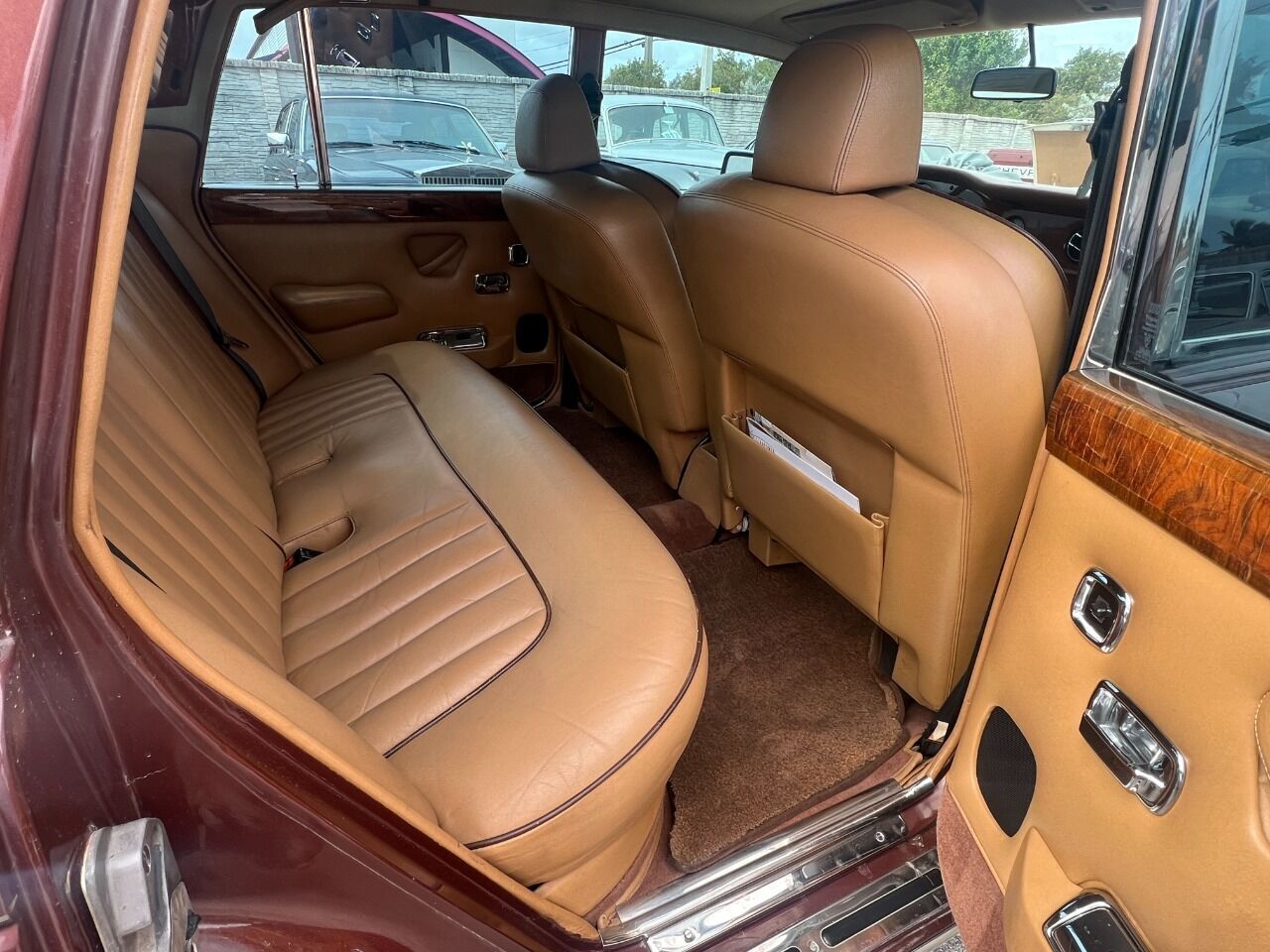 Rolls-Royce-Silver-Shadow-1980-Sedan-19
